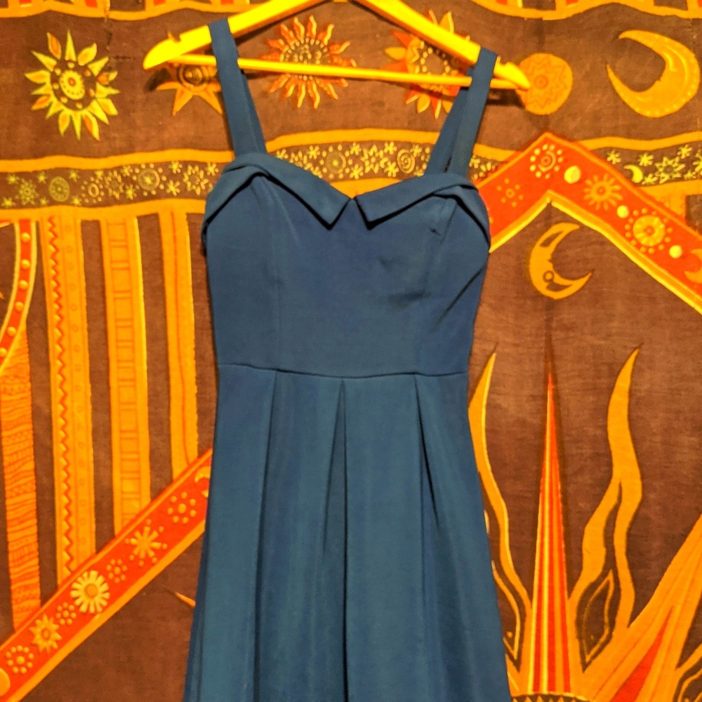 Sapphire Vintage-Style Sweetheart Dress